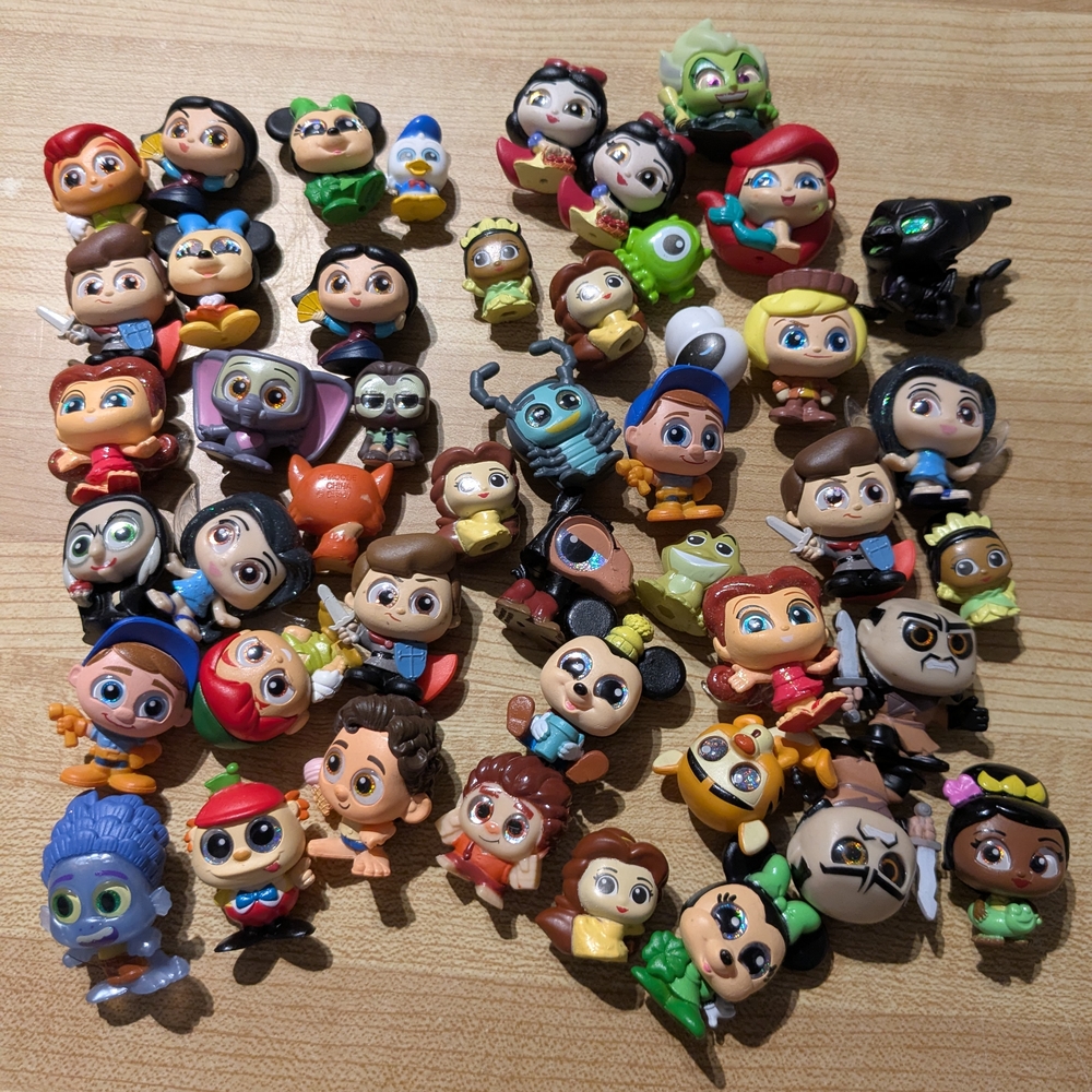 Disney doorables lot 1